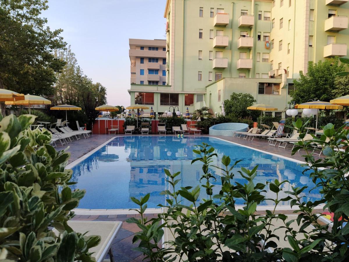 Hotel Prestigio 체제나티코 외부 사진
