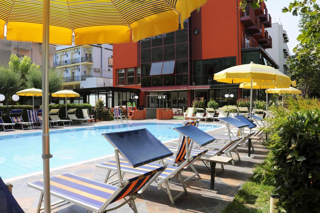 Hotel Prestigio 체제나티코 외부 사진